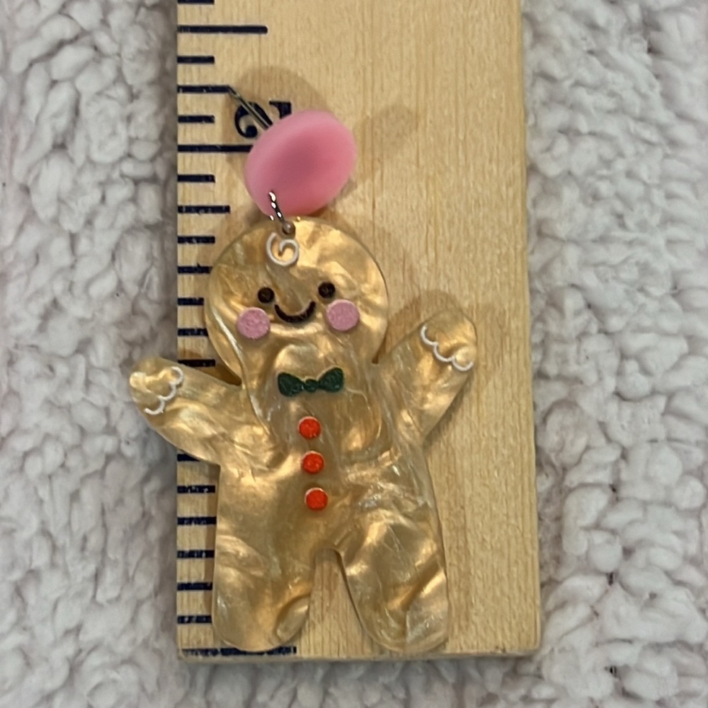 Adorable Gingerbread Earrings - Picture 3 of 5